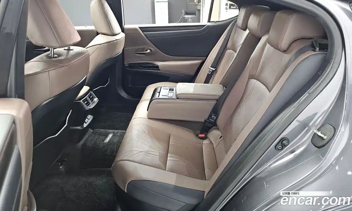 Lexus ES 2024 2.5 Автомат в Москве № 168092, фото 11