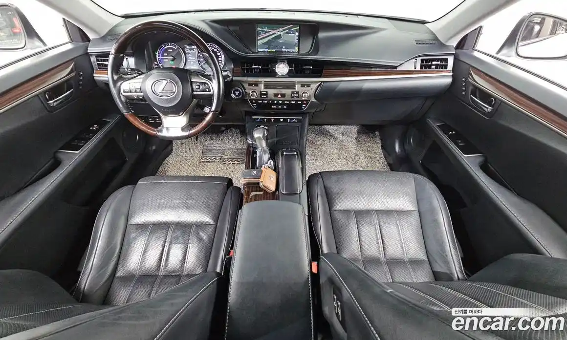 Lexus ES 2016 2.5 Автомат в Москве № 168139, фото 1