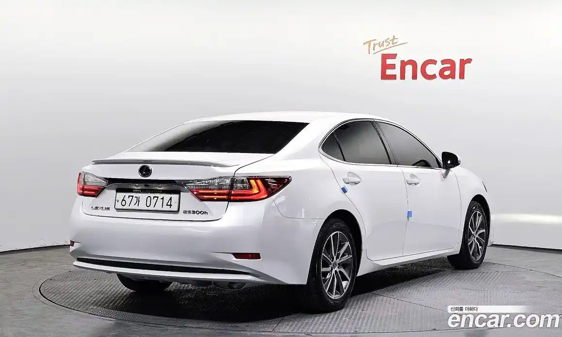 Lexus ES 2016 2.5 Автомат в Москве № 168139, фото 6
