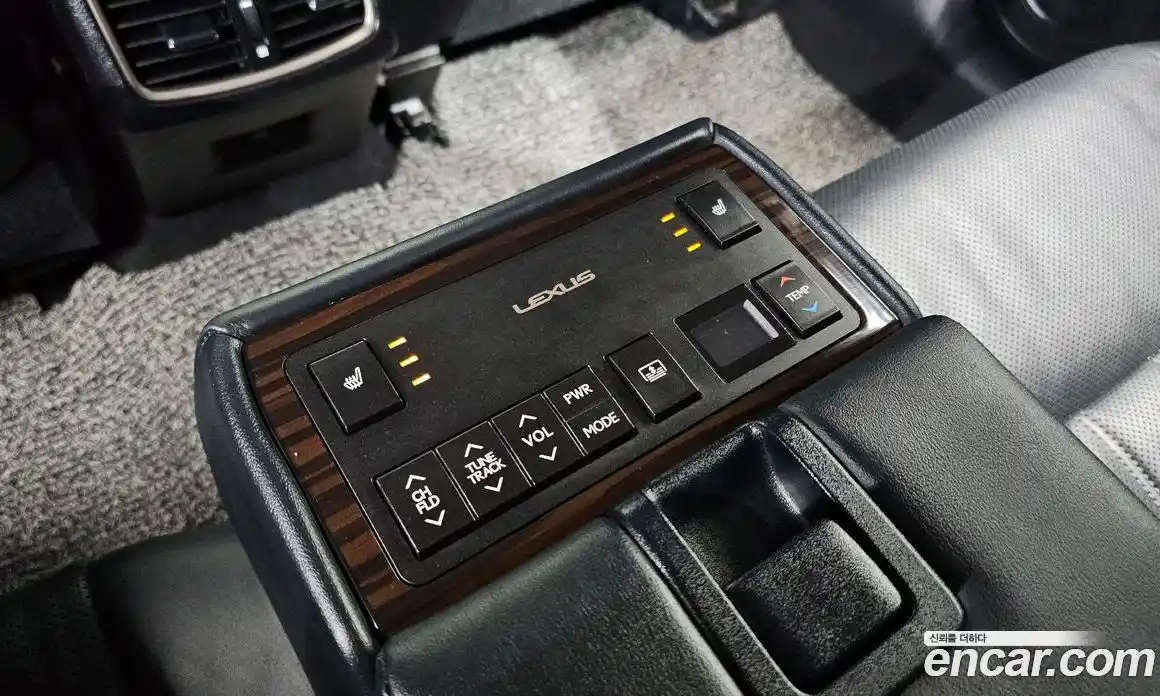 Lexus ES 2016 2.5 Автомат в Москве № 168139, фото 9