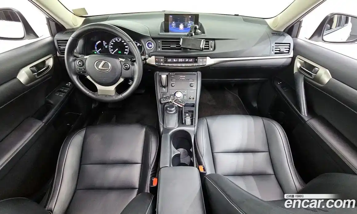 Lexus CT200h 2016 1.8 Автомат в Москве № 168184, фото 16