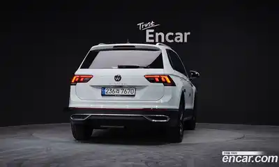 Volkswagen Tiguan 2022 2.0 Автомат в Москве № 168662, миниатюра 4