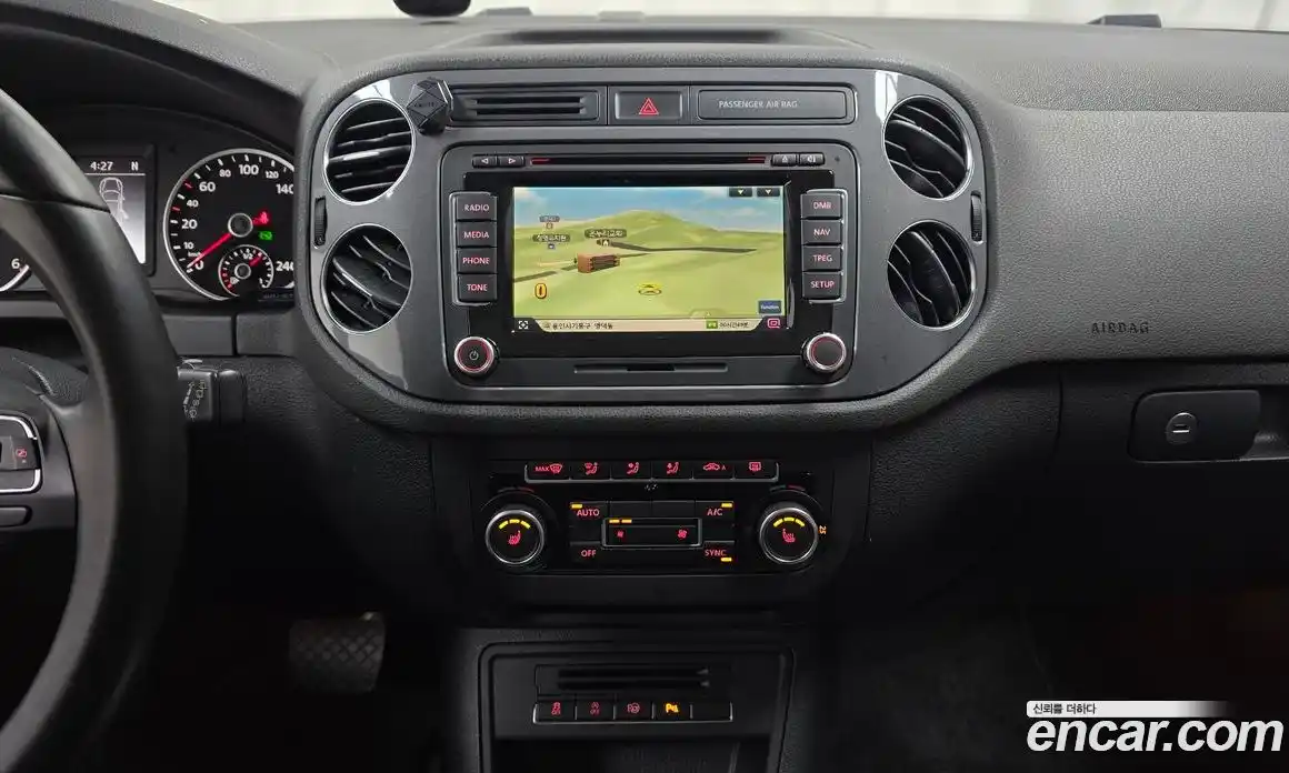 Volkswagen Tiguan 2013 2.0 Автомат в Москве № 168777, фото 17