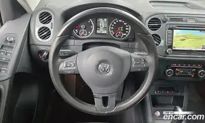 Volkswagen Tiguan 2013 2.0 Автомат в Москве № 168777, миниатюра 2