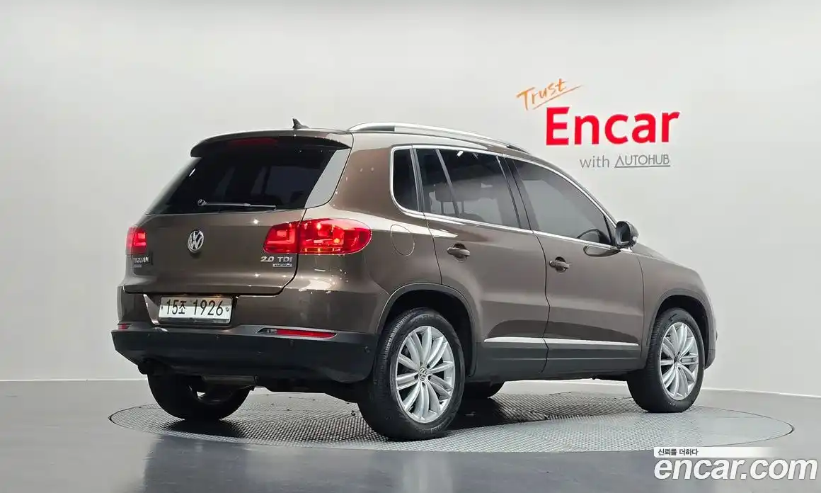 Volkswagen Tiguan 2013 2.0 Автомат в Москве № 168777, фото 4