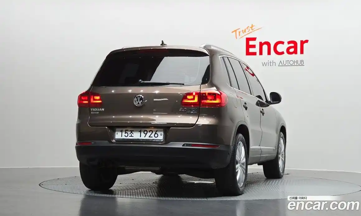 Volkswagen Tiguan 2013 2.0 Автомат в Москве № 168777, фото 8