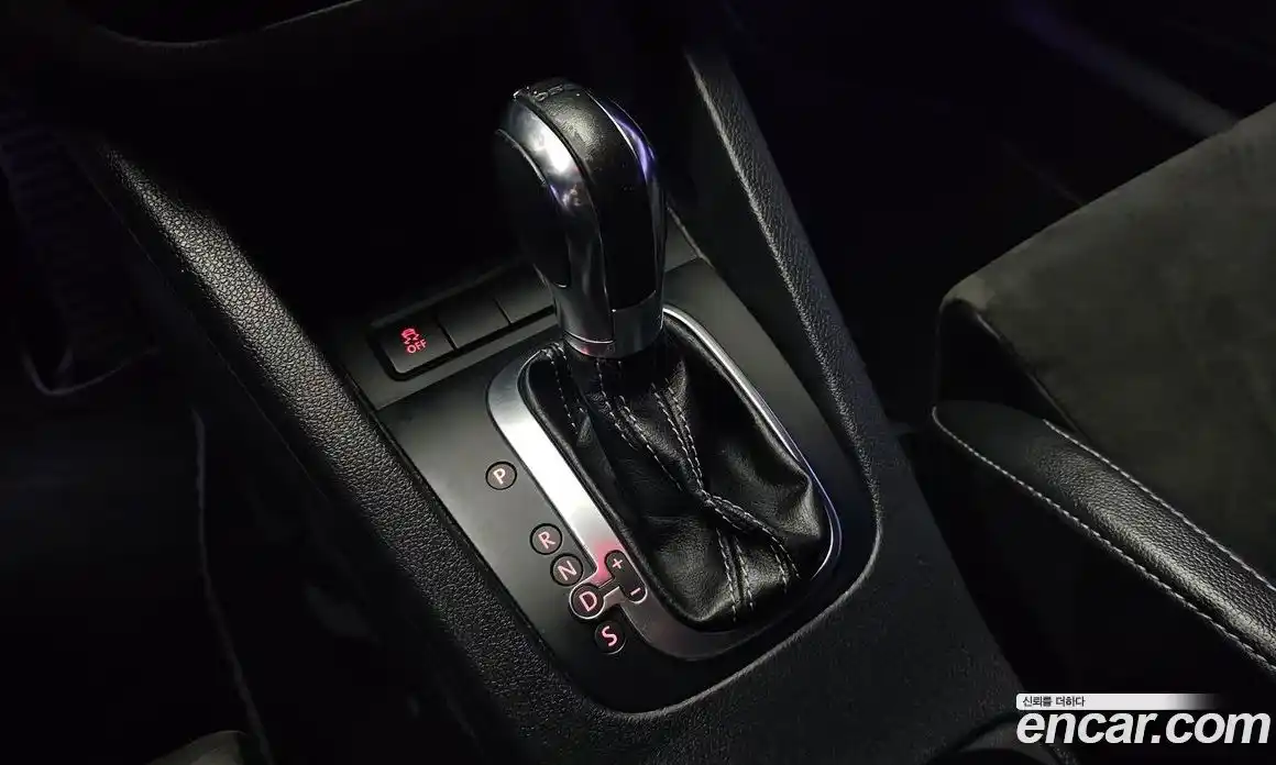 Volkswagen Scirocco 2013 2.0 Автомат в Москве № 168931, фото 3