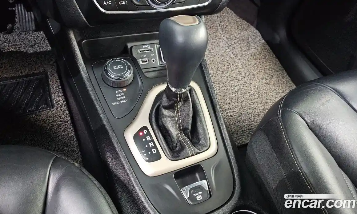 Jeep Cherokee 2017 2.4 Автомат в Москве № 169671, фото 9