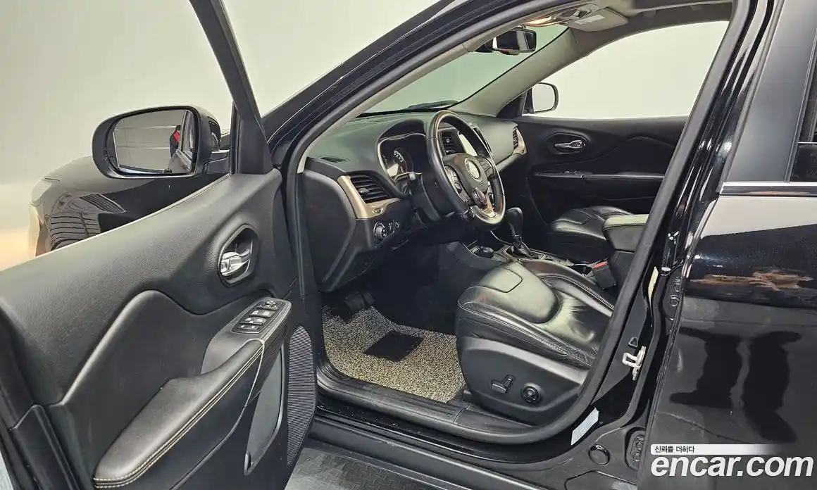 Jeep Cherokee 2017 2.4 Автомат в Москве № 169671, фото 10