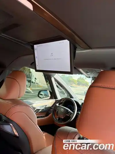 Toyota Alphard 2024 2.5 Вариатор в Москве № 170118, миниатюра 6