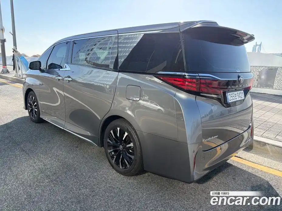 Toyota Alphard 2024 2.5 Вариатор в Москве № 170118, фото 8