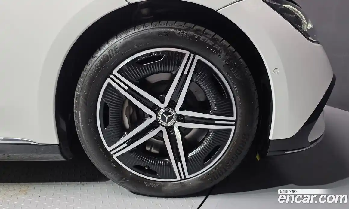 Mercedes-Benz EQE 2024 0.3 Автомат в Москве № 174001, фото 6