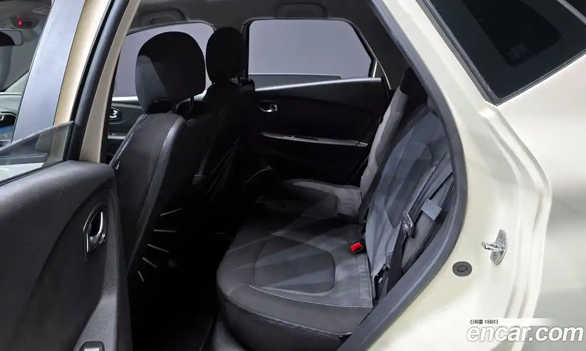 Renault QM3 2017 1.5 Автомат в Москве № 180127, фото 5