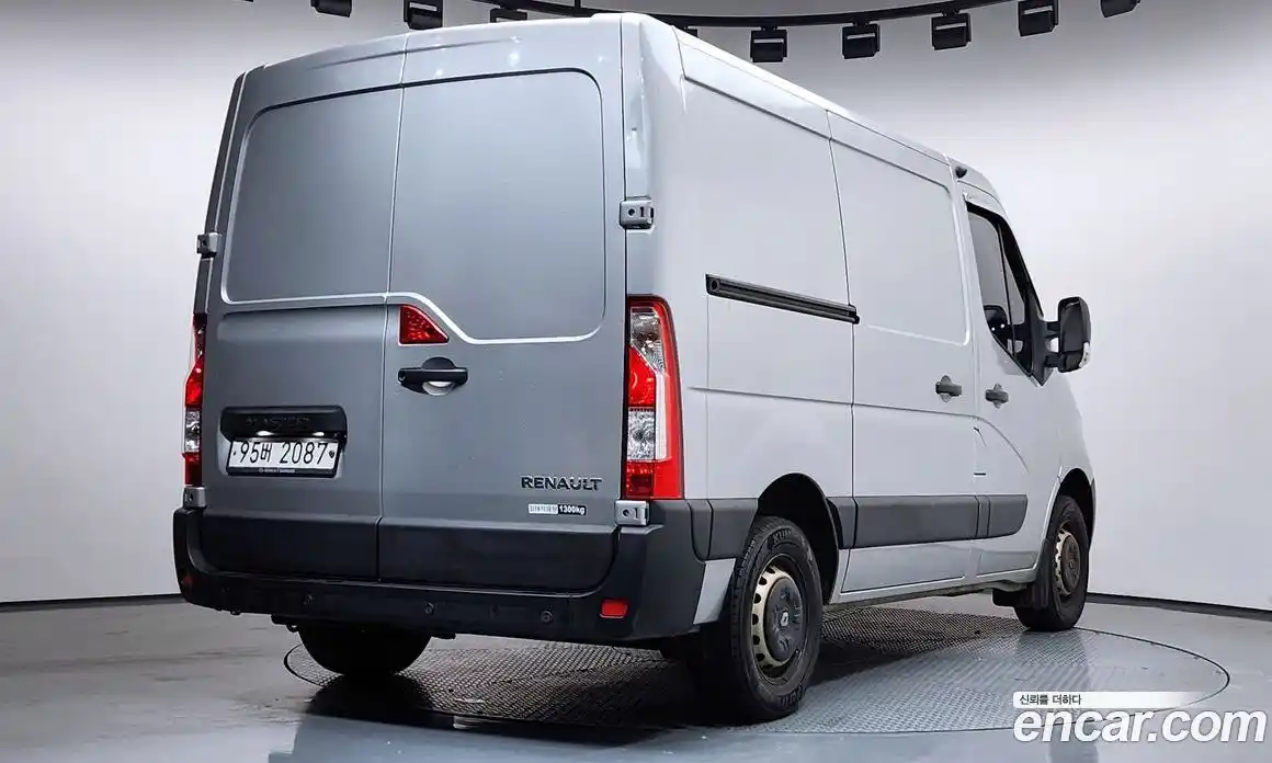 Renault Master 2019 2.3 Механическая в Москве № 1839, фото 9