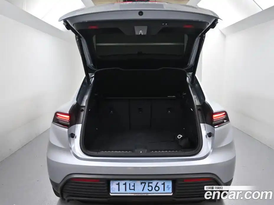 Porsche Macan 2025 0.1 Автомат в Москве № 197737, фото 20