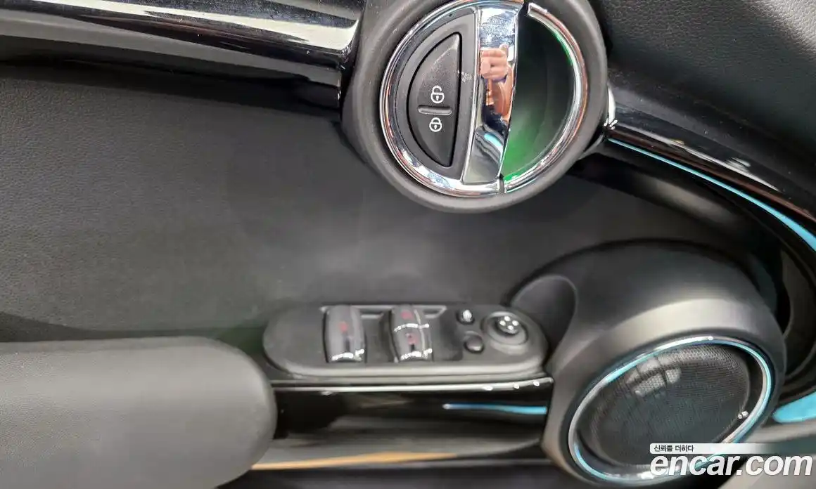 Mini Cooper Convertible 2021 2.0 Автомат в Москве № 198316, фото 19