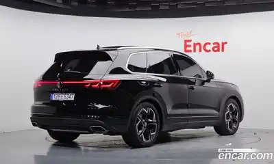 Volkswagen Touareg 2024 3.0 Автомат в Москве № 199008, миниатюра 2