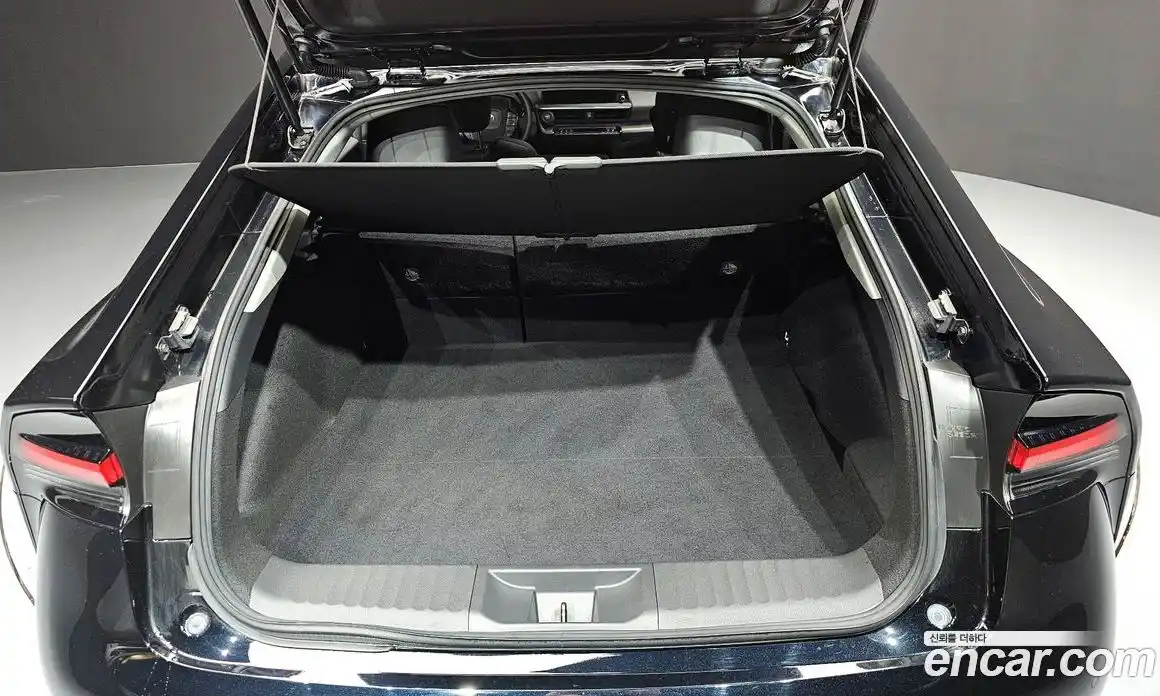 Toyota Prius 2024 2.0 Автомат в Москве № 199522, фото 18