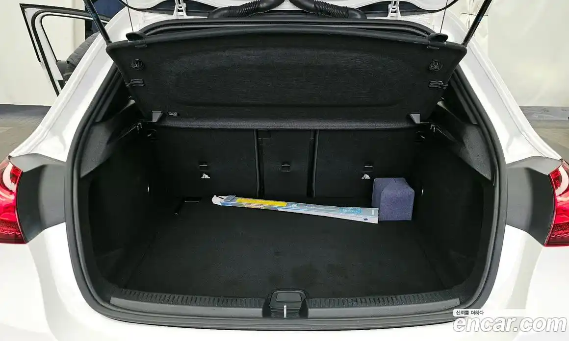 Mercedes-Benz A-Class 2024 2.0 Автомат в Москве № 205790, фото 14