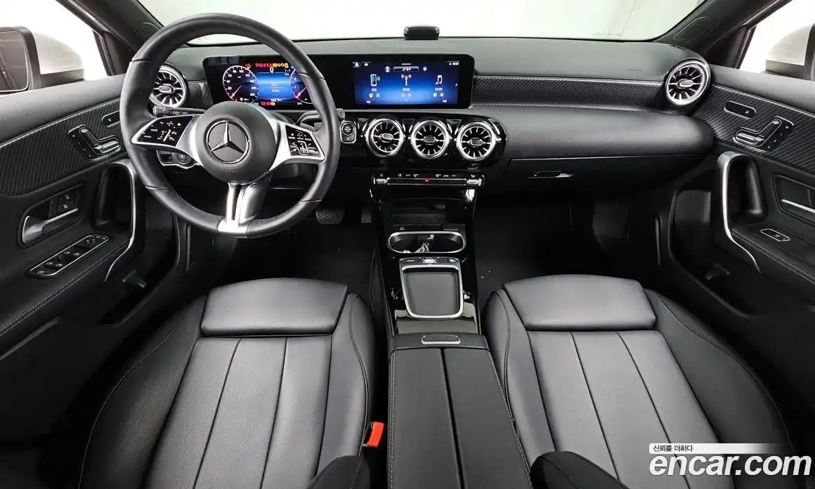 Mercedes-Benz A-Class 2024 2.0 Автомат в Москве № 205790, фото 18