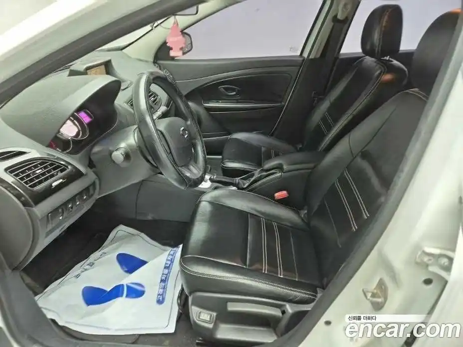 Renault SM3 2016 1.6 Автомат в Москве № 209900, фото 11