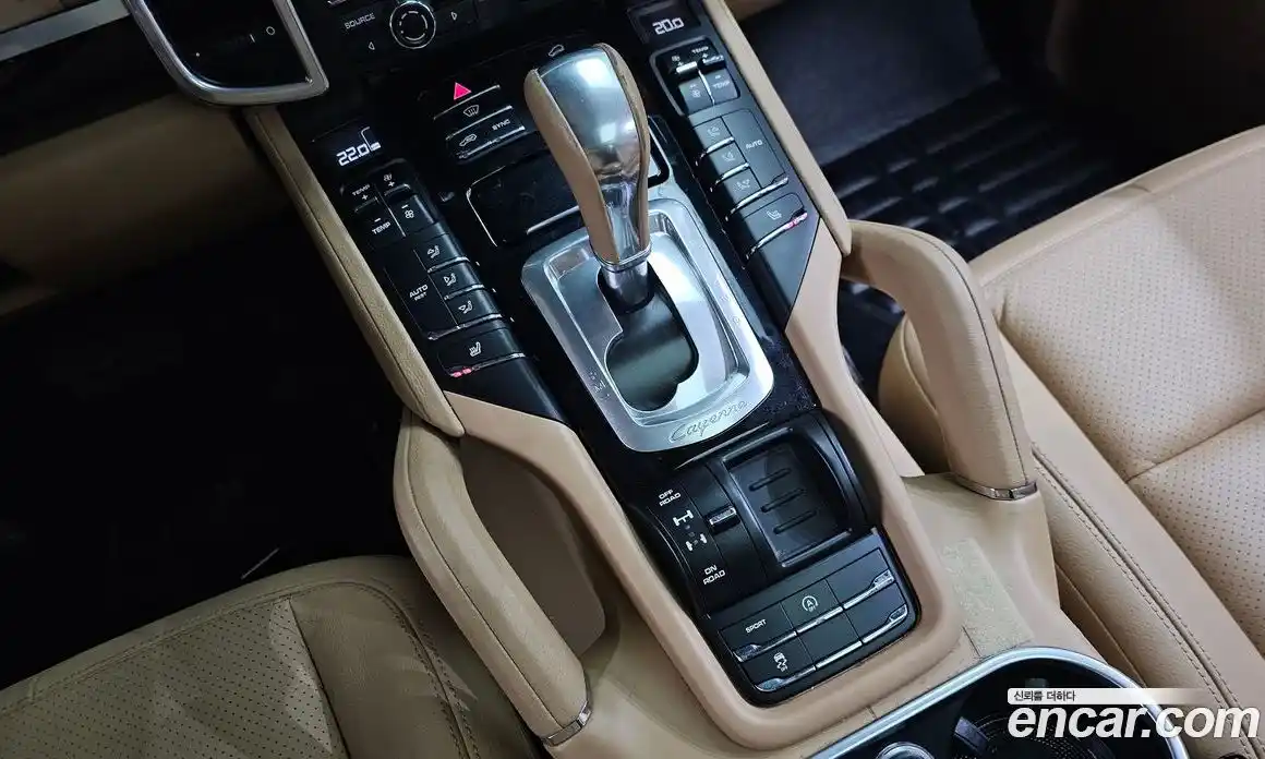 Porsche Cayenne 2015 3.0 Автомат в Москве № 212731, фото 3