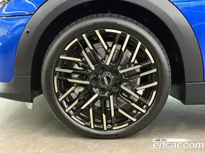 Mini Cooper Convertible 2025 2.0 Автомат в Москве № 213947, миниатюра 5