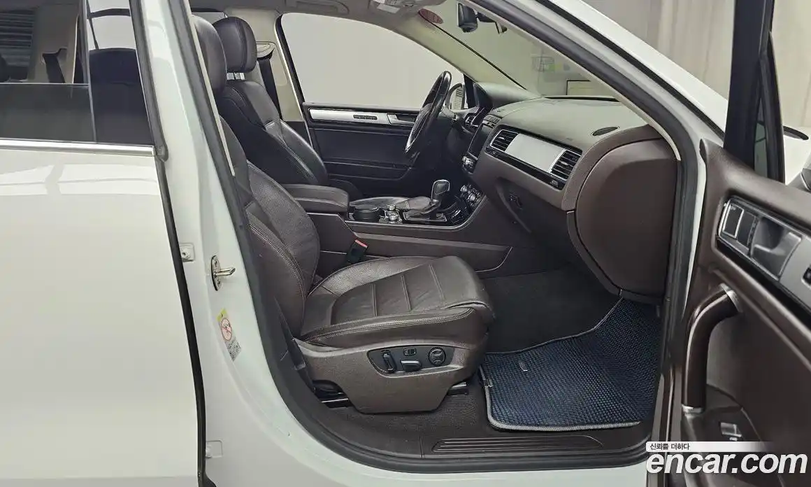 Volkswagen Touareg 2015 3.0 Автомат в Москве № 215317, фото 16