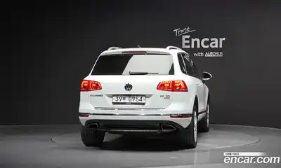 Volkswagen Touareg 2015 3.0 Автомат в Москве № 215317, миниатюра 3