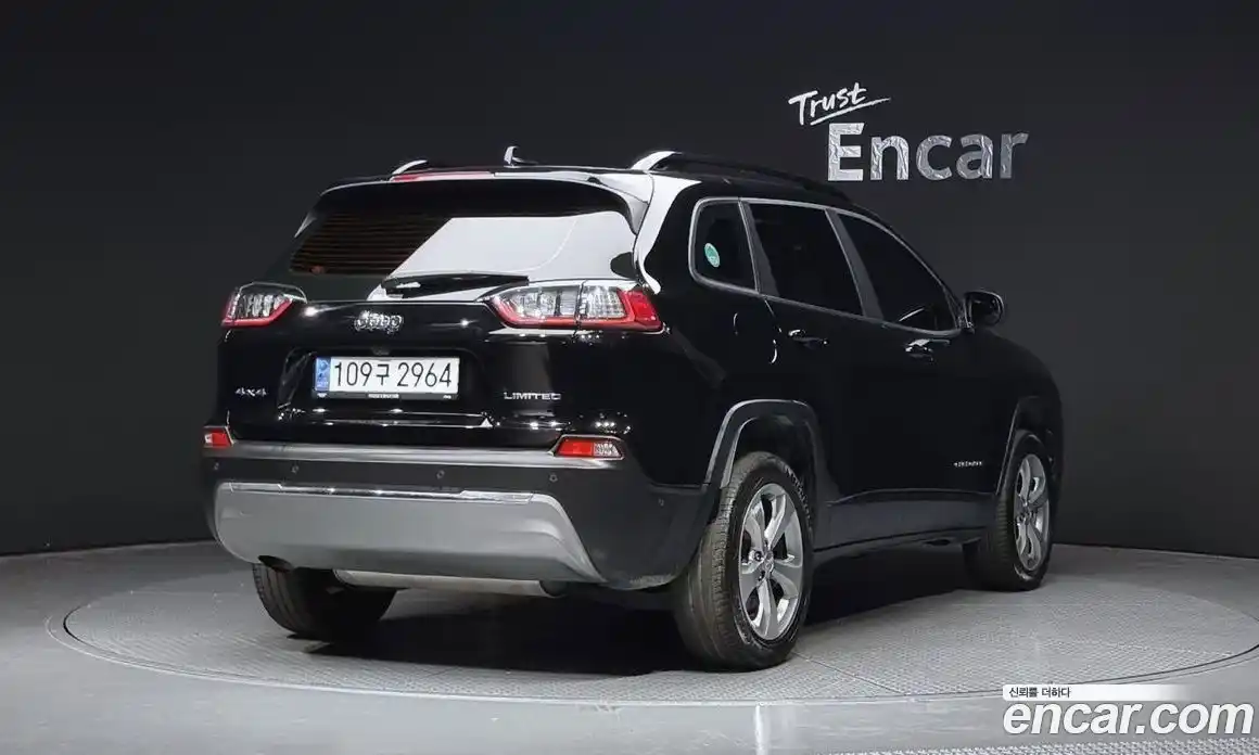 Jeep Cherokee 2022 2.4 Автомат в Москве № 215399, фото 17