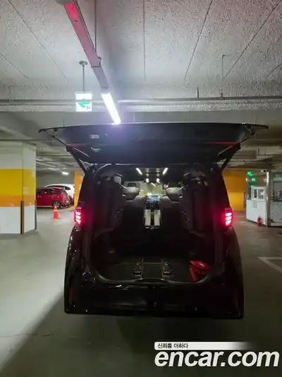 Toyota Alphard 2024 2.5 Автомат в Москве № 215559, миниатюра 4