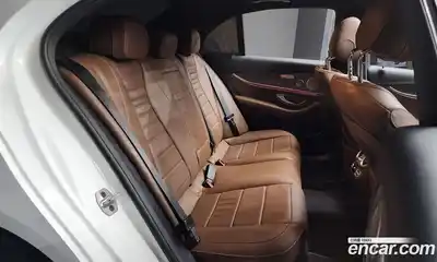 Mercedes-Benz E-Class 2023 2.0 Автомат в Москве № 229588, миниатюра 11