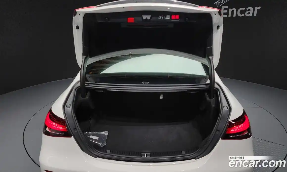 Mercedes-Benz E-Class 2023 2.0 Автомат в Москве № 229588, фото 12