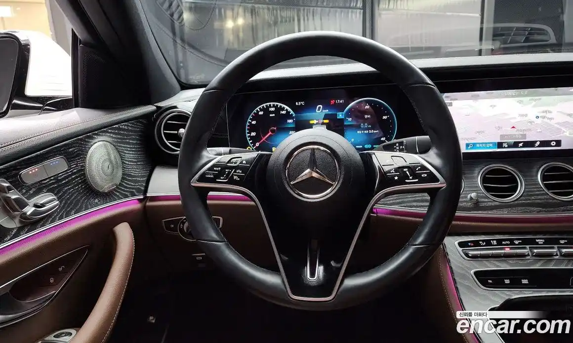 Mercedes-Benz E-Class 2023 2.0 Автомат в Москве № 229588, фото 14