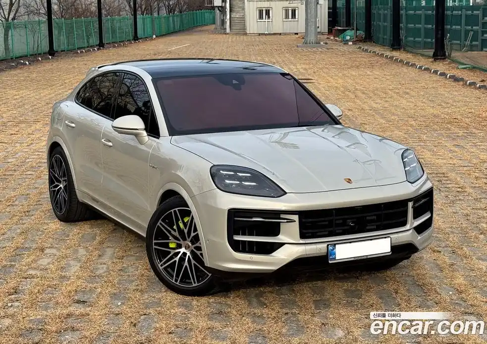 Porsche Cayenne 2024 3.0 Автомат в Москве № 231019, фото 4