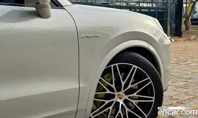 Porsche Cayenne 2024 3.0 Автомат в Москве № 231019, миниатюра 5