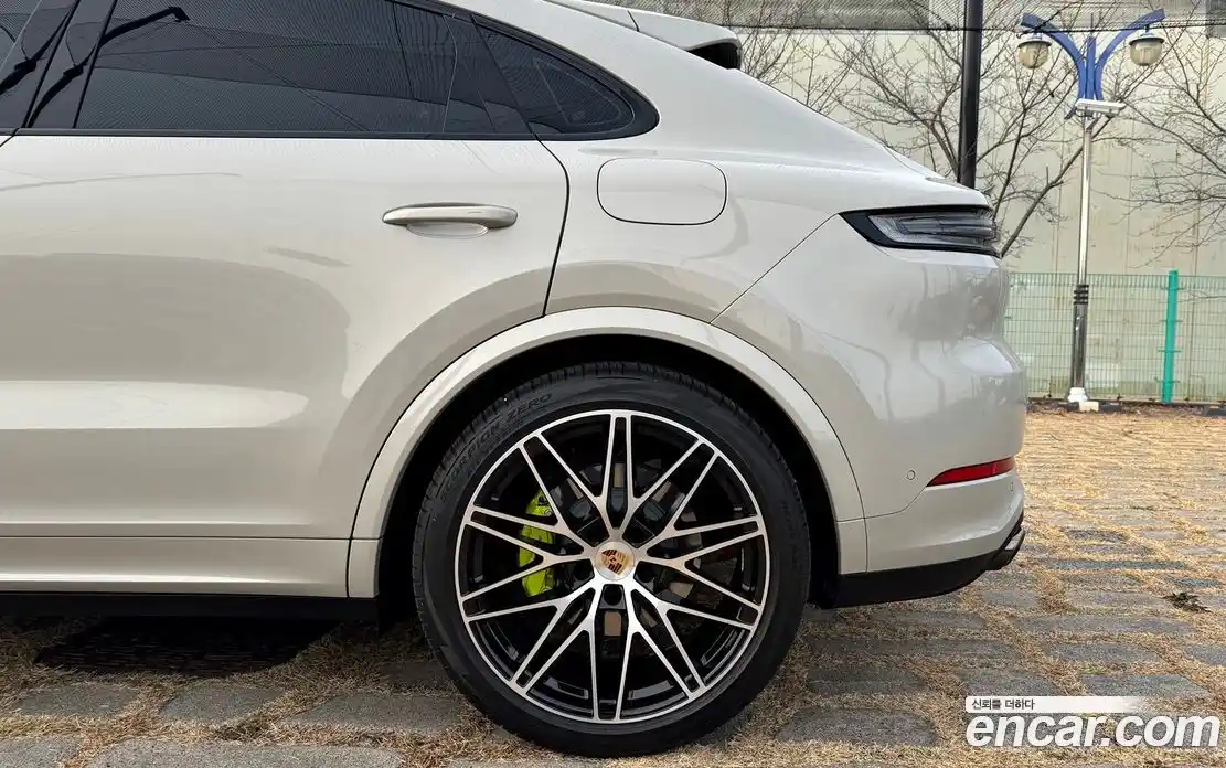 Porsche Cayenne 2024 3.0 Автомат в Москве № 231019, фото 7