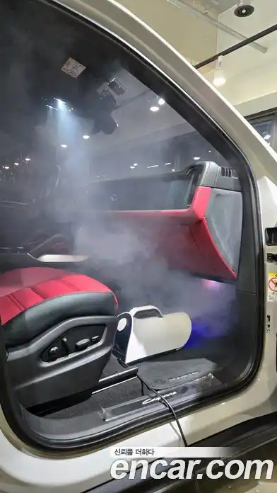 Porsche Cayenne 2024 3.0 Автомат в Москве № 231029, миниатюра 3