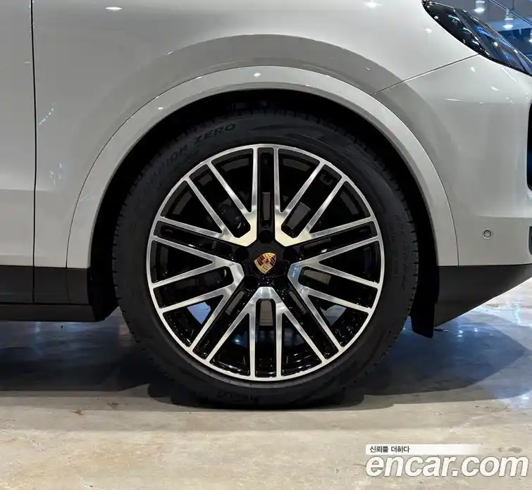 Porsche Cayenne 2024 3.0 Автомат в Москве № 231029, фото 8