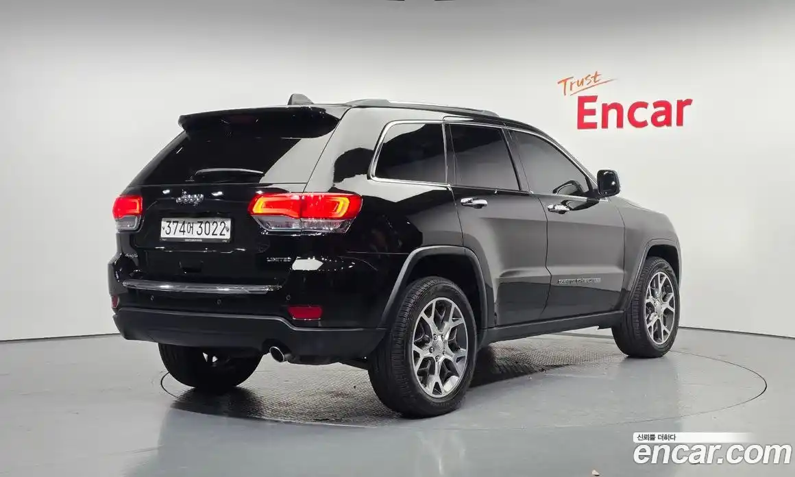 Jeep Cherokee 2019 3.6 Автомат в Москве № 232473, фото 18