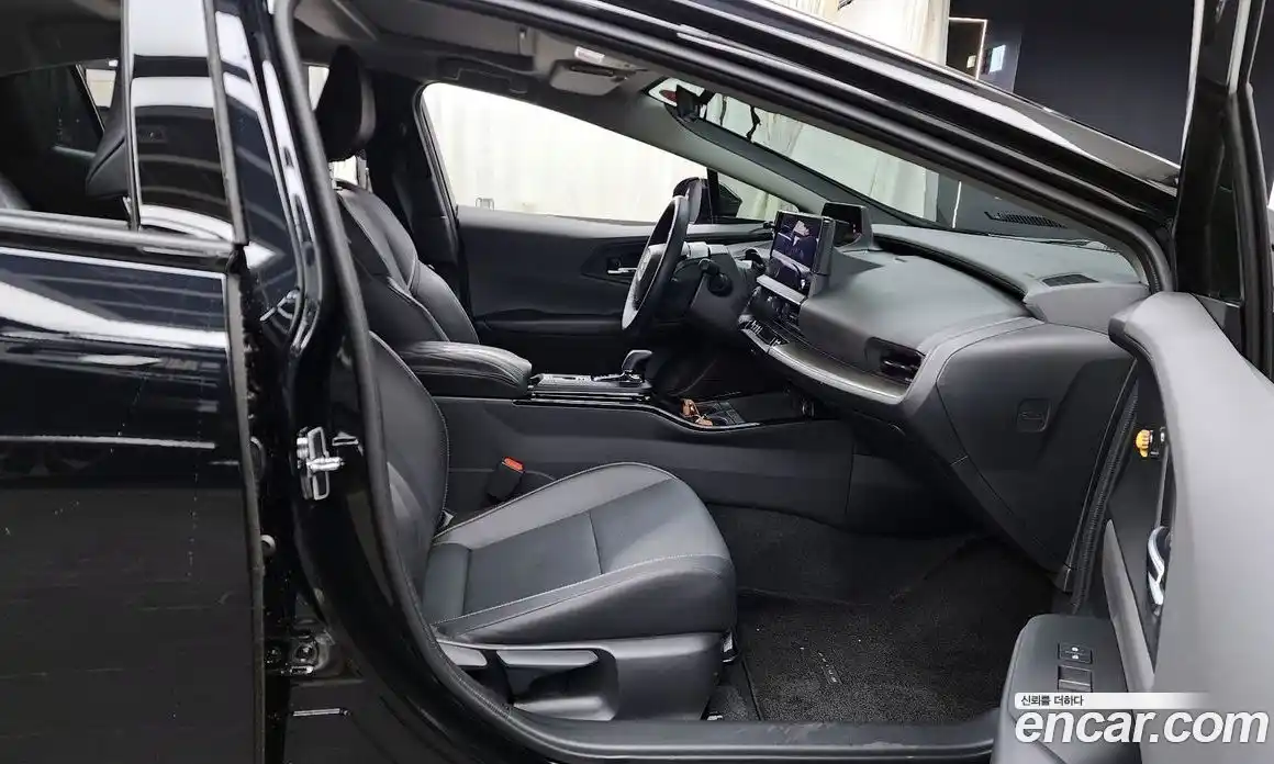 Toyota Prius 2025 2.0 Автомат в Москве № 232826, фото 11