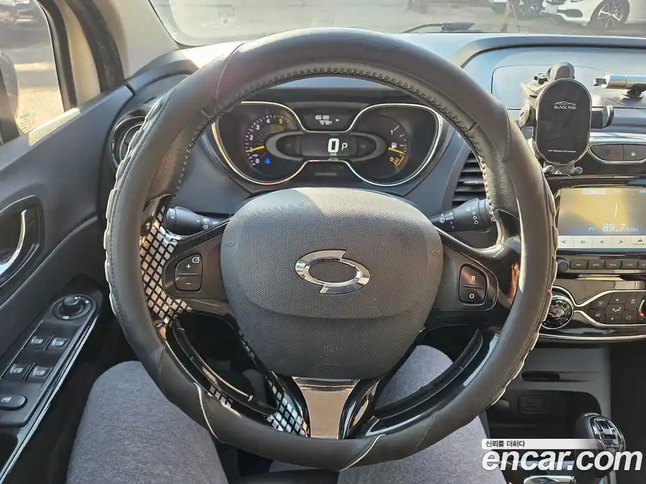 Renault QM3 2015 1.5 Автомат в Москве № 244863, фото 11