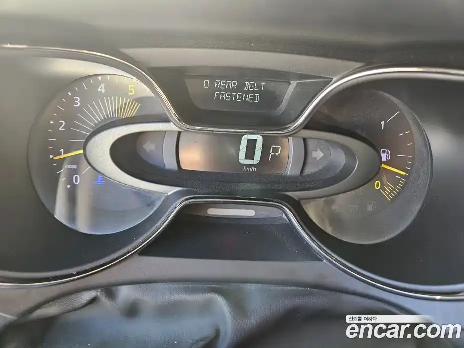 Renault QM3 2015 1.5 Автомат в Москве № 244863, фото 12