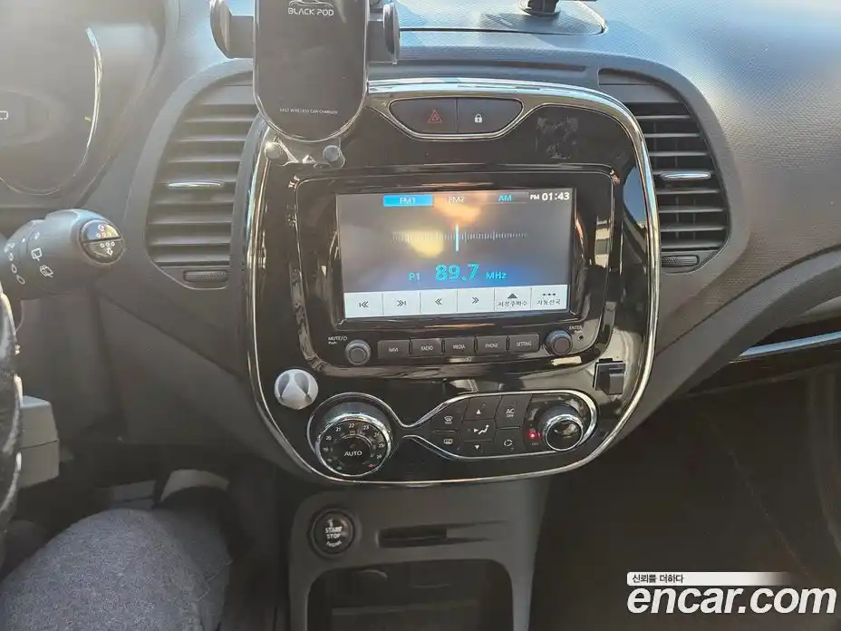 Renault QM3 2015 1.5 Автомат в Москве № 244863, фото 13