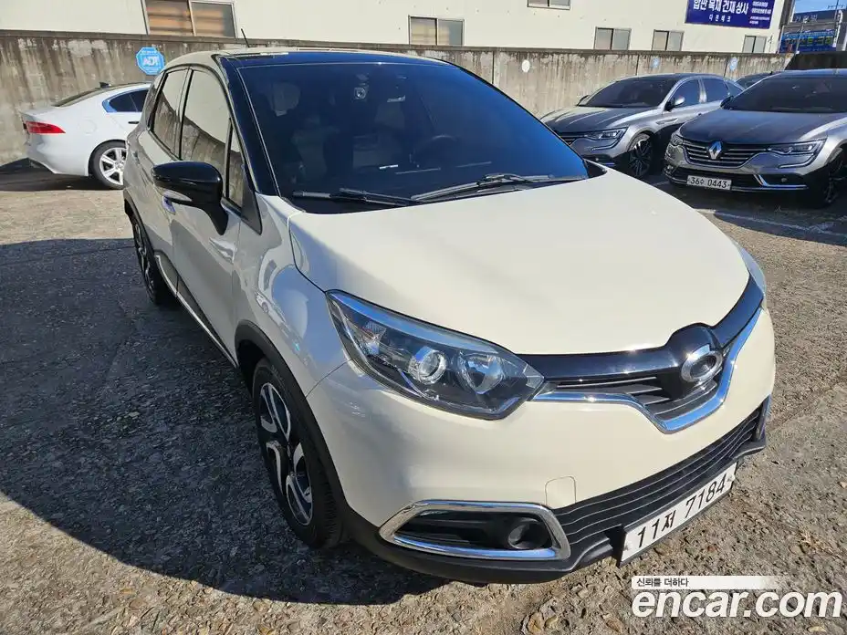Renault QM3 2015 1.5 Автомат в Москве № 244863, фото 20