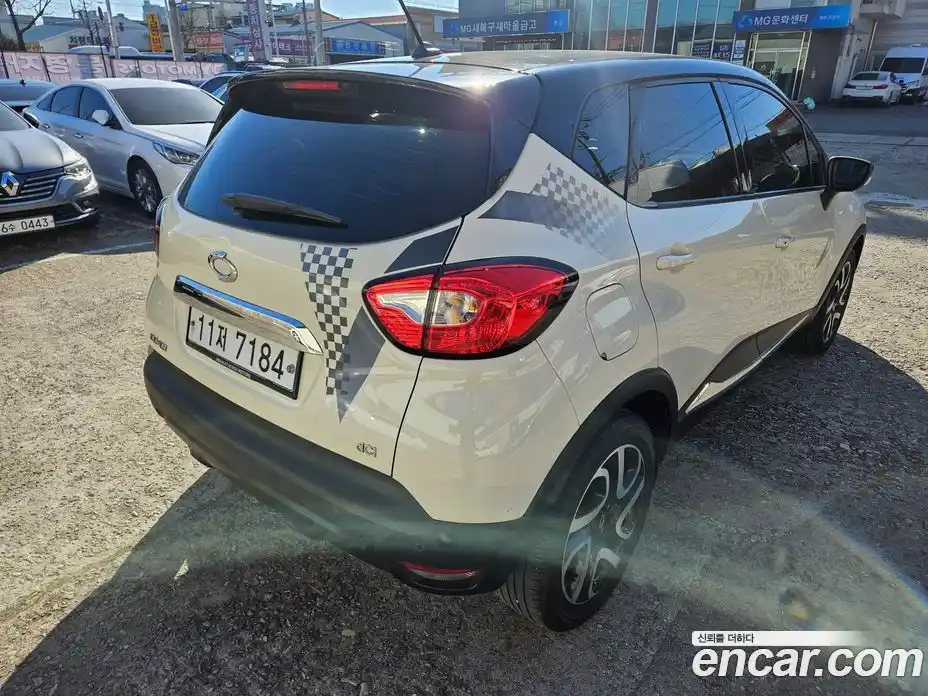 Renault QM3 2015 1.5 Автомат в Москве № 244863, фото 4