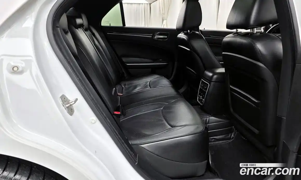 Chrysler 300C 2014 3.0 Автомат в Москве № 248940, фото 12