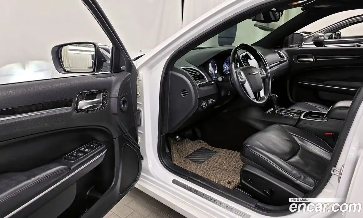 Chrysler 300C 2014 3.0 Автомат в Москве № 248940, фото 10