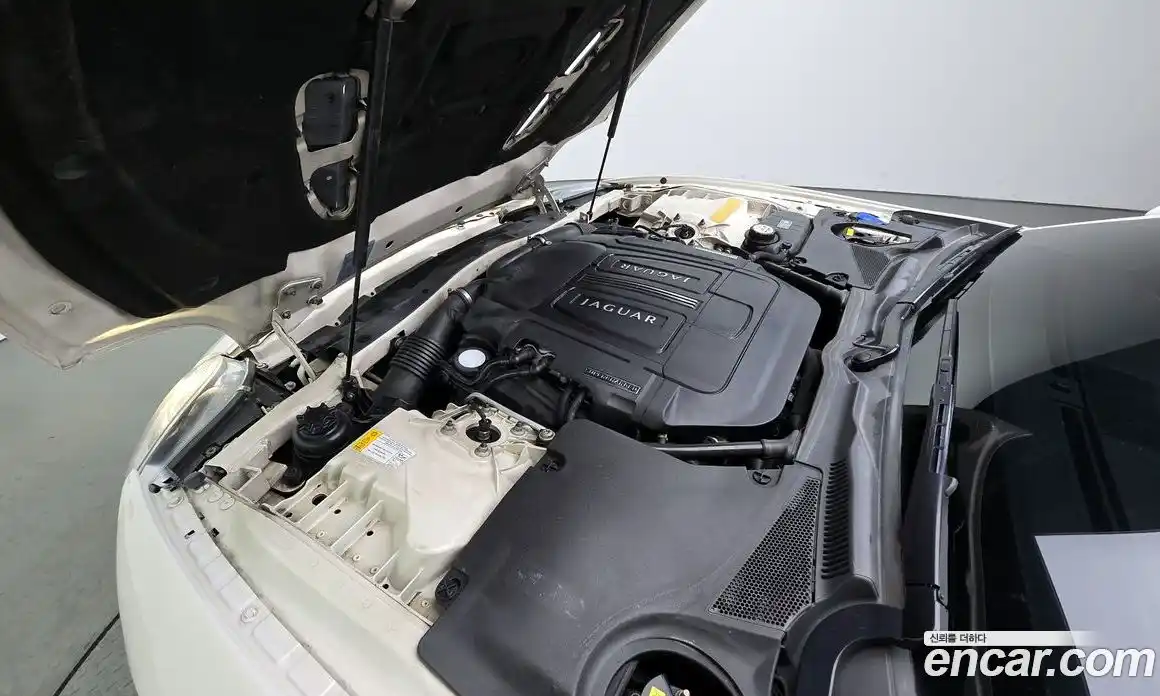 Jaguar XKR 2010 5.0 Автомат в Москве № 256092, фото 10