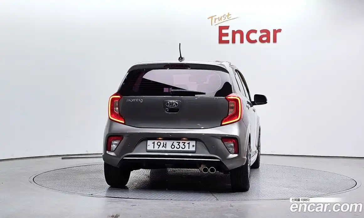 Kia Morning 2018 1.0 Автомат в Москве № 288465, фото 9